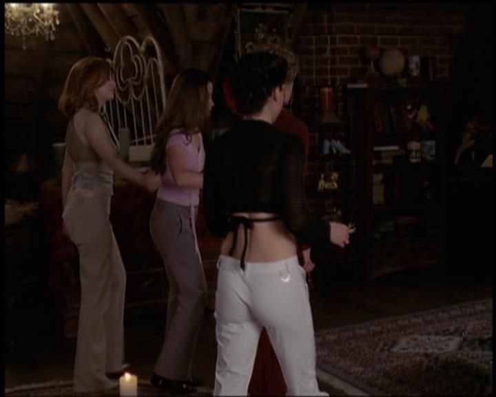 Charmed-Online-dot-net_5x21NecromancingTheStone1986.jpg