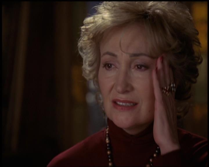 Charmed-Online-dot-net_5x21NecromancingTheStone2003.jpg Charmed-Online-dot-net_5x21NecromancingTheStone2003.jpg