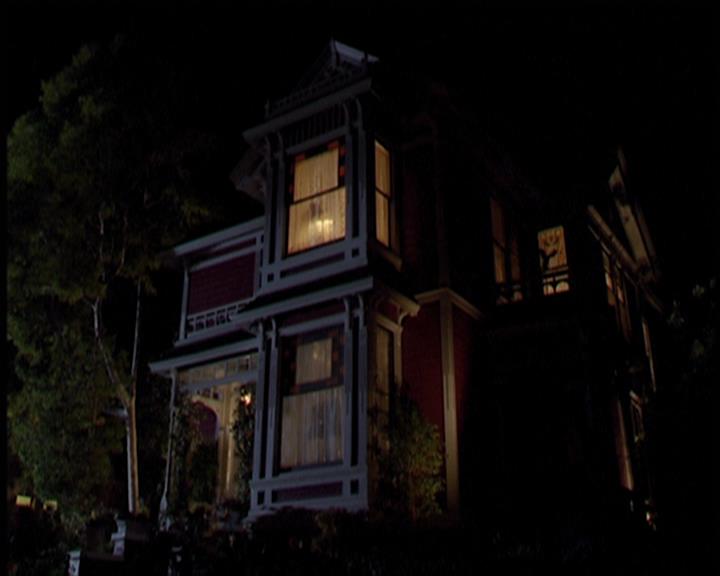 Charmed-Online-dot-net_5x21NecromancingTheStone2040.jpg Charmed-Online-dot-net_5x21NecromancingTheStone2040.jpg