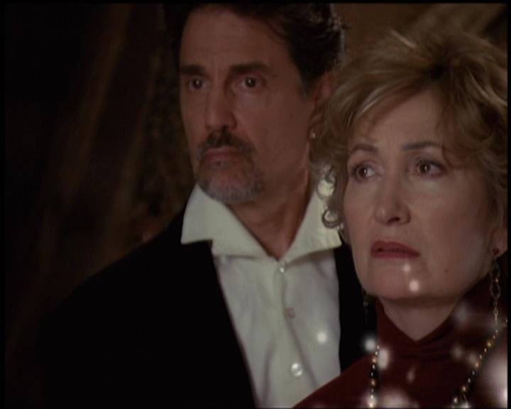 Charmed-Online-dot-net_5x21NecromancingTheStone2062.jpg Charmed-Online-dot-net_5x21NecromancingTheStone2062.jpg