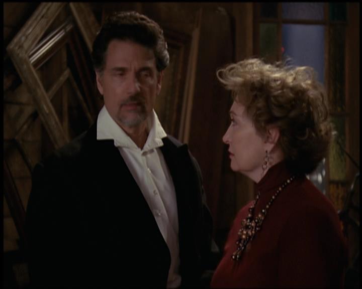 Charmed-Online-dot-net_5x21NecromancingTheStone2070.jpg Charmed-Online-dot-net_5x21NecromancingTheStone2070.jpg