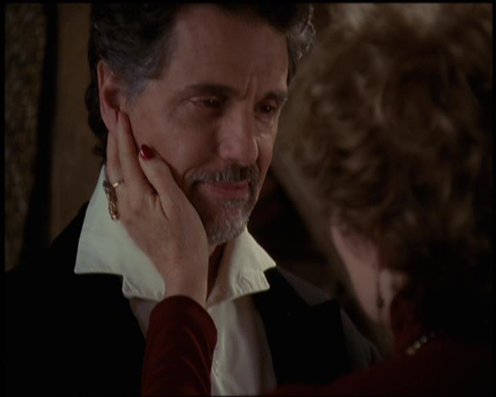 Charmed-Online-dot-net_5x21NecromancingTheStone2087.jpg Charmed-Online-dot-net_5x21NecromancingTheStone2087.jpg