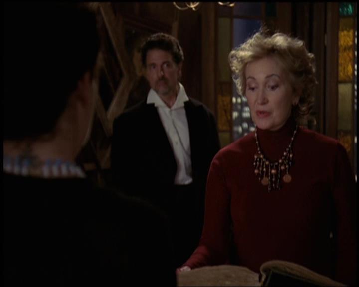 Charmed-Online-dot-net_5x21NecromancingTheStone2099.jpg Charmed-Online-dot-net_5x21NecromancingTheStone2099.jpg