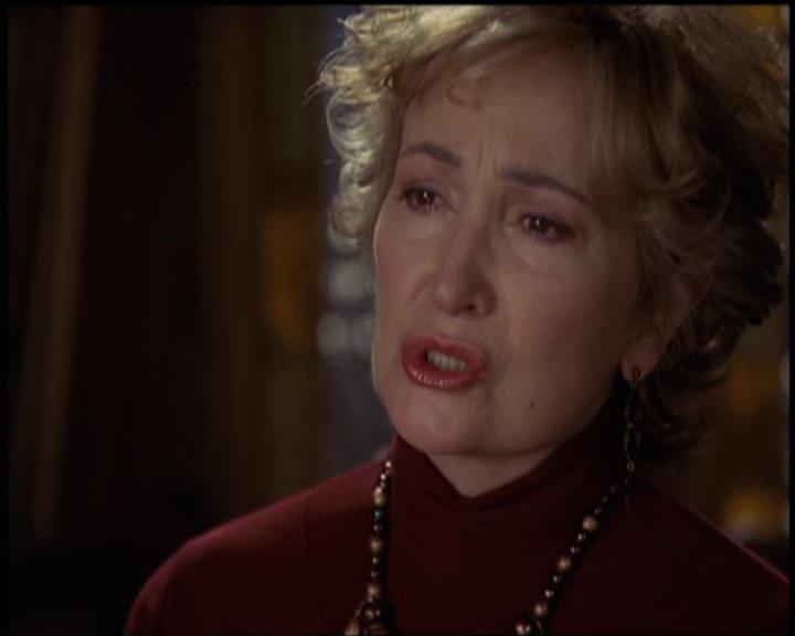 Charmed-Online-dot-net_5x21NecromancingTheStone2124.jpg Charmed-Online-dot-net_5x21NecromancingTheStone2124.jpg