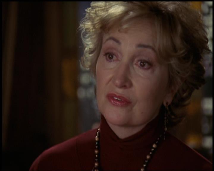 Charmed-Online-dot-net_5x21NecromancingTheStone2130.jpg Charmed-Online-dot-net_5x21NecromancingTheStone2130.jpg