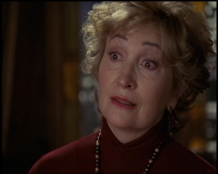 Charmed-Online-dot-net_5x21NecromancingTheStone2142.jpg Charmed-Online-dot-net_5x21NecromancingTheStone2142.jpg