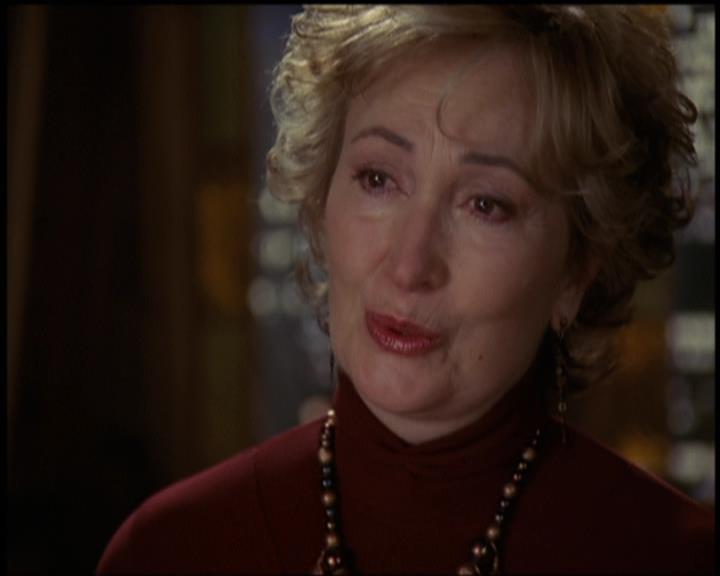 Charmed-Online-dot-net_5x21NecromancingTheStone2146.jpg Charmed-Online-dot-net_5x21NecromancingTheStone2146.jpg