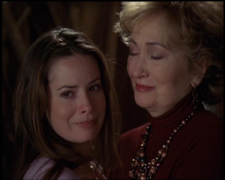 Charmed-Online-dot-net_5x21NecromancingTheStone2163.jpg Charmed-Online-dot-net_5x21NecromancingTheStone2163.jpg