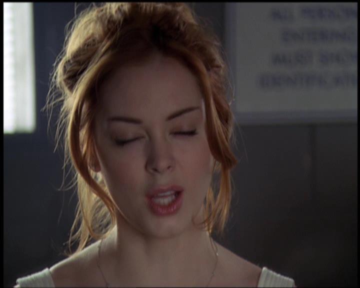 Charmed-Online-dot-net_5x21NecromancingTheStone2189.jpg Charmed-Online-dot-net_5x21NecromancingTheStone2189.jpg