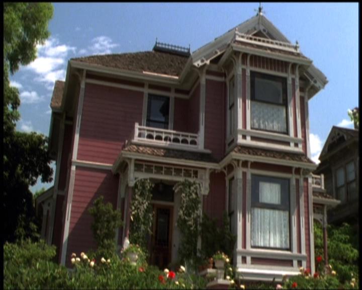 Charmed-Online-dot-net_5x21NecromancingTheStone2360.jpg Charmed-Online-dot-net_5x21NecromancingTheStone2360.jpg