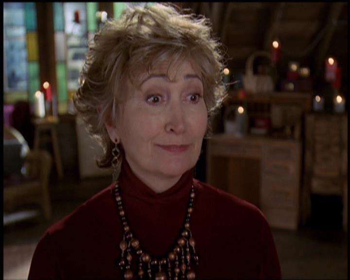 Charmed-Online-dot-net_5x21NecromancingTheStone2376.jpg Charmed-Online-dot-net_5x21NecromancingTheStone2376.jpg