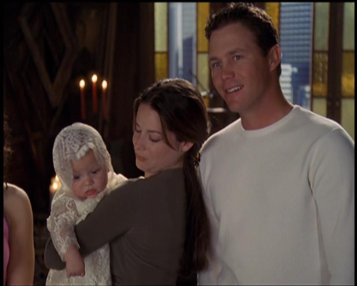 Charmed-Online-dot-net_5x21NecromancingTheStone2378.jpg Charmed-Online-dot-net_5x21NecromancingTheStone2378.jpg