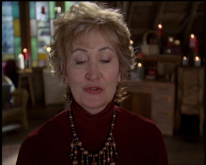 Charmed-Online-dot-net_5x21NecromancingTheStone2384.jpg Charmed-Online-dot-net_5x21NecromancingTheStone2384.jpg