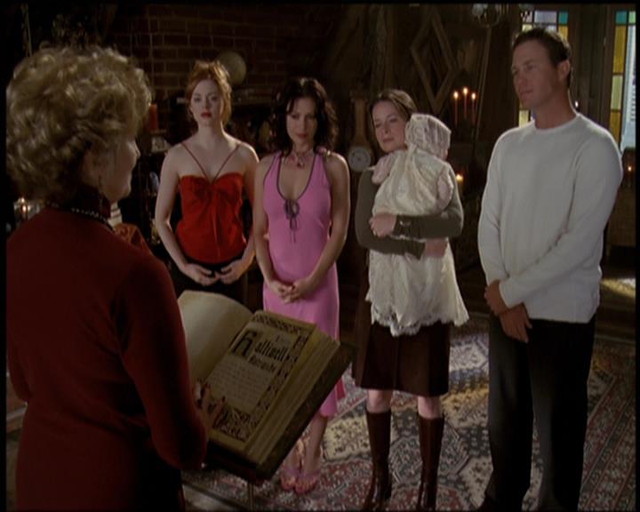 Charmed-Online-dot-net_5x21NecromancingTheStone2386.jpg Charmed-Online-dot-net_5x21NecromancingTheStone2386.jpg