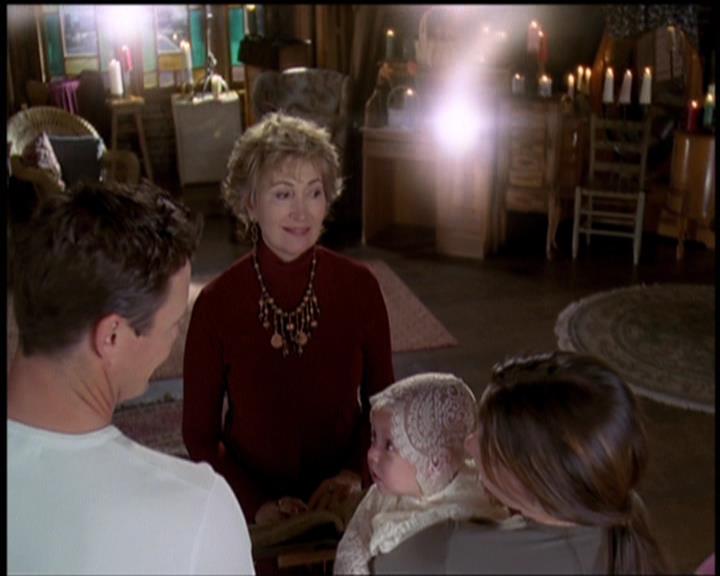 Charmed-Online-dot-net_5x21NecromancingTheStone2396.jpg Charmed-Online-dot-net_5x21NecromancingTheStone2396.jpg