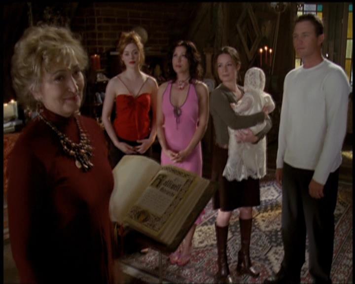 Charmed-Online-dot-net_5x21NecromancingTheStone2411.jpg Charmed-Online-dot-net_5x21NecromancingTheStone2411.jpg