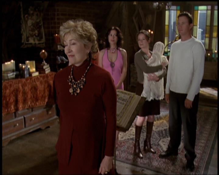 Charmed-Online-dot-net_5x21NecromancingTheStone2412.jpg Charmed-Online-dot-net_5x21NecromancingTheStone2412.jpg