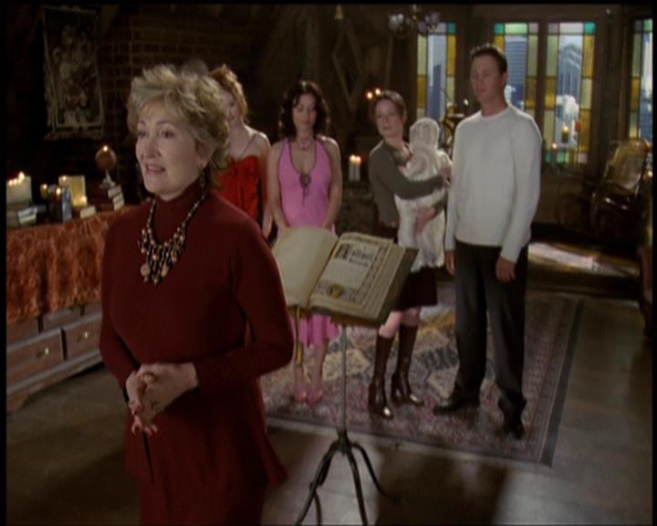 Charmed-Online-dot-net_5x21NecromancingTheStone2413.jpg Charmed-Online-dot-net_5x21NecromancingTheStone2413.jpg