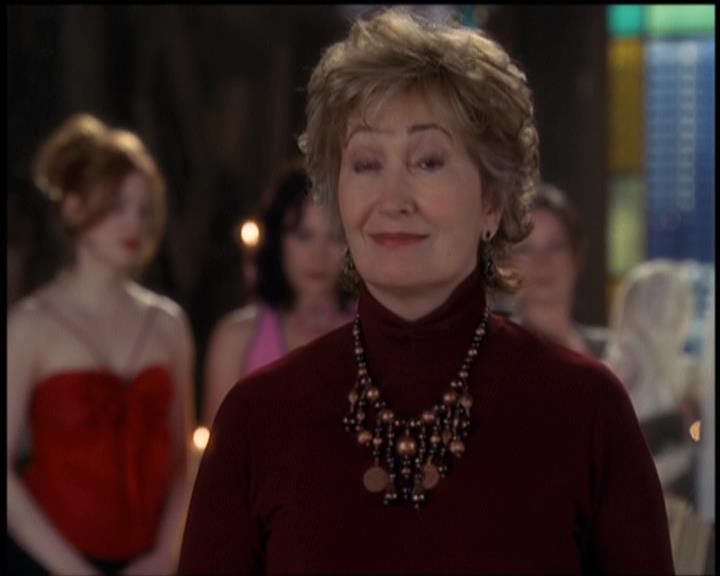 Charmed-Online-dot-net_5x21NecromancingTheStone2417.jpg Charmed-Online-dot-net_5x21NecromancingTheStone2417.jpg