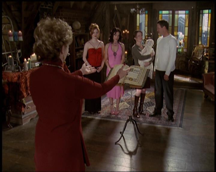 Charmed-Online-dot-net_5x21NecromancingTheStone2421.jpg Charmed-Online-dot-net_5x21NecromancingTheStone2421.jpg