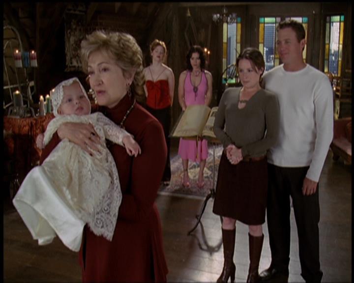 Charmed-Online-dot-net_5x21NecromancingTheStone2436.jpg Charmed-Online-dot-net_5x21NecromancingTheStone2436.jpg