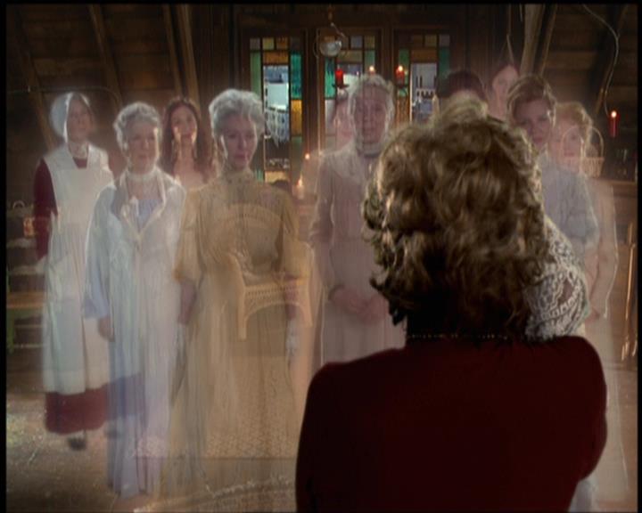 Charmed-Online-dot-net_5x21NecromancingTheStone2440.jpg Charmed-Online-dot-net_5x21NecromancingTheStone2440.jpg