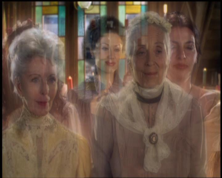 Charmed-Online-dot-net_5x21NecromancingTheStone2451.jpg Charmed-Online-dot-net_5x21NecromancingTheStone2451.jpg
