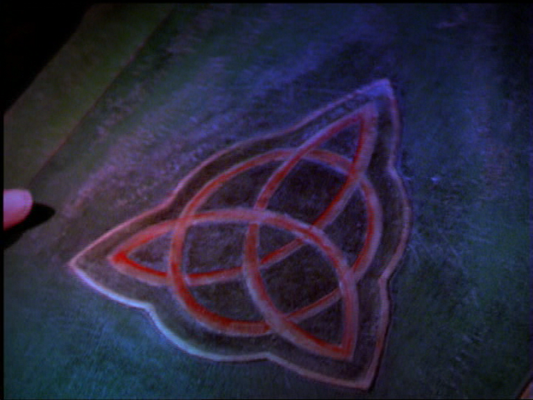 charmed-online_dot_net_OpeningCreditsS5-00029.png charmed-online_dot_net_OpeningCreditsS5-00029.png