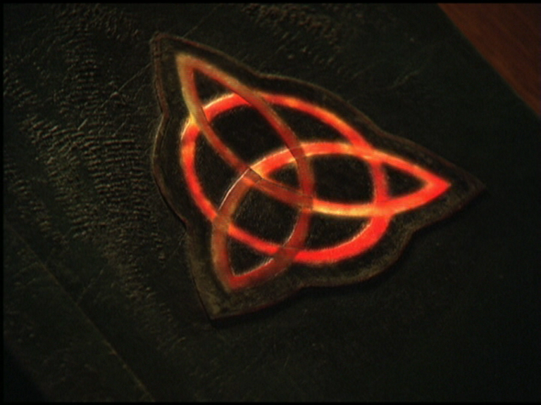 charmed-online_dot_net_OpeningCreditsS5-00035.png charmed-online_dot_net_OpeningCreditsS5-00035.png