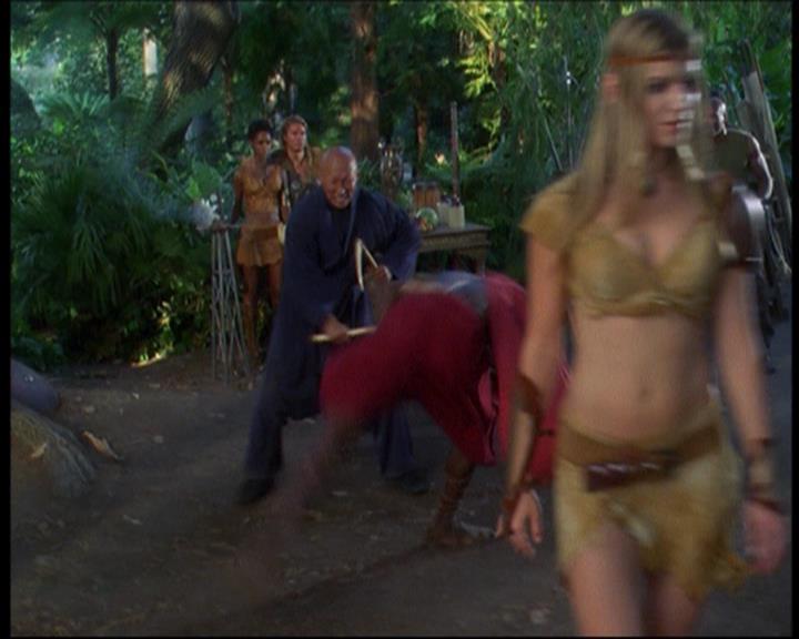 Charmed-Online_dot_net-601ValhalleyoftheDolls0877.jpg Charmed-Online_dot_net-601ValhalleyoftheDolls0877.jpg