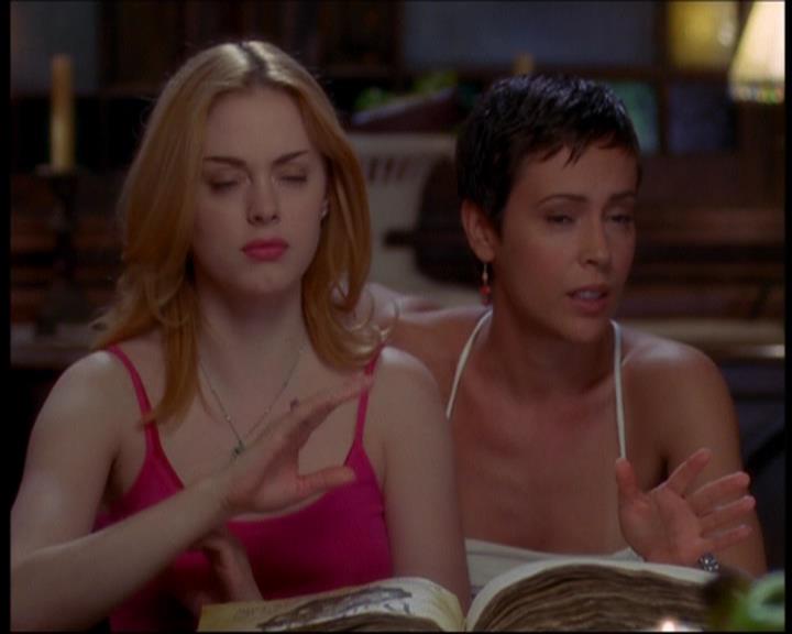 Charmed-Online_dot_net-601ValhalleyoftheDolls1764.jpg