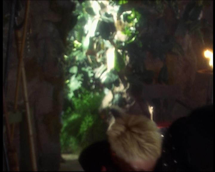 Charmed-Online_dot_net-601ValhalleyoftheDolls2040.jpg