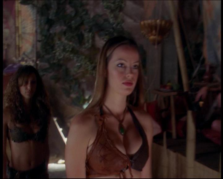 Charmed-Online_dot_net-601ValhalleyoftheDolls2224.jpg