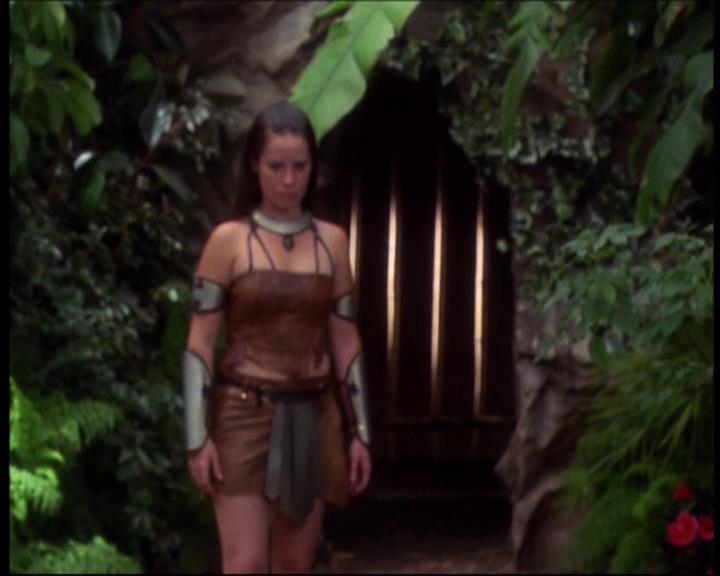 Charmed-Online_dot_net-601ValhalleyoftheDolls2356.jpg