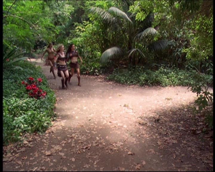 Charmed-Online_dot_net-601ValhalleyoftheDolls2391.jpg
