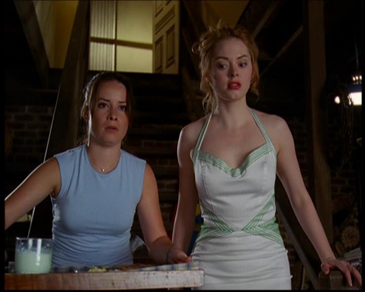 Charmed-Online_dot_net-603ForgetMe---Not0270.jpg