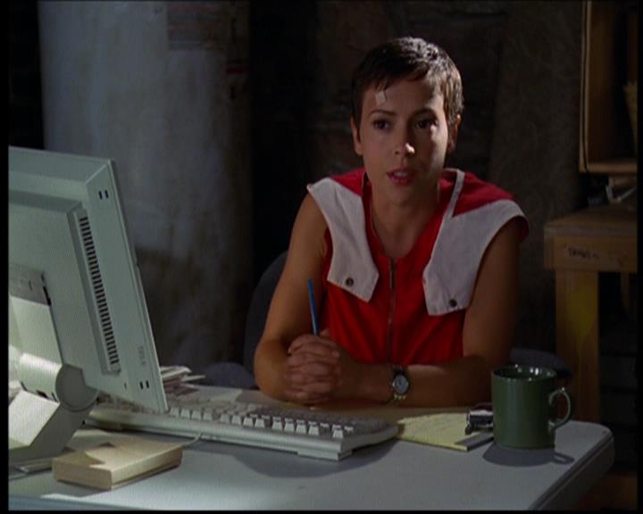 Charmed-Online_dot_net-603ForgetMe---Not0298.jpg