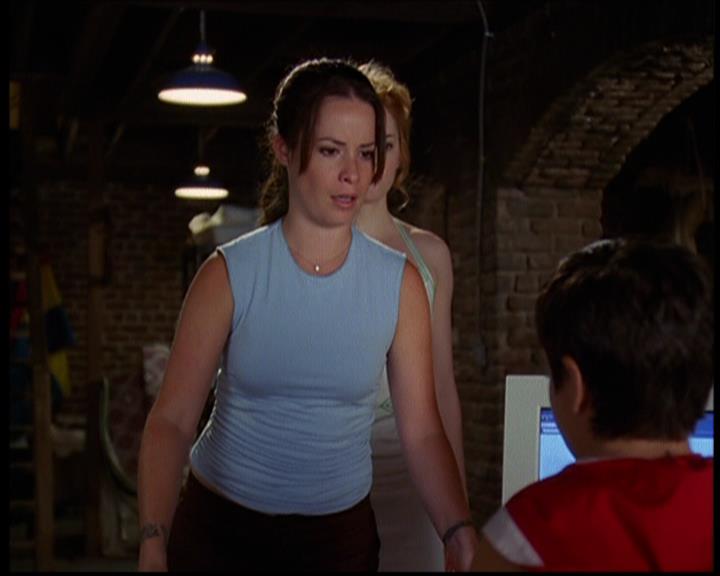 Charmed-Online_dot_net-603ForgetMe---Not0306.jpg