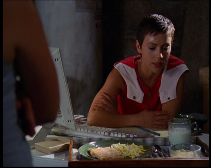 Charmed-Online_dot_net-603ForgetMe---Not0314.jpg