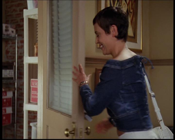 Charmed-Online_dot_net-603ForgetMe---Not0578.jpg