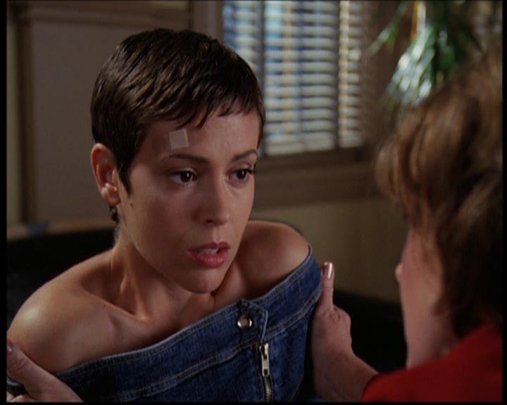 Charmed-Online_dot_net-603ForgetMe---Not0625.jpg