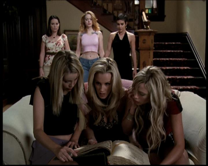 Charmed-Online_dot_net-604ThePowerofThreeBlondes1321.jpg