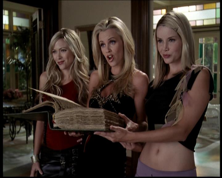 Charmed-Online_dot_net-604ThePowerofThreeBlondes1326.jpg Charmed-Online_dot_net-604ThePowerofThreeBlondes1326.jpg