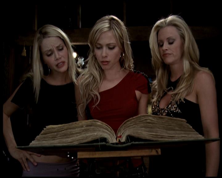 Charmed-Online_dot_net-604ThePowerofThreeBlondes1440.jpg