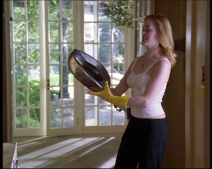 Charmed-Online-dot-net_605LovesAWitch0075.jpg Charmed-Online-dot-net_605LovesAWitch0075.jpg