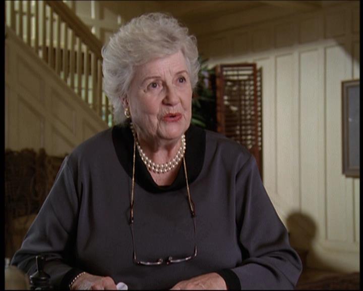 Charmed-Online-dot-net_605LovesAWitch0105.jpg Charmed-Online-dot-net_605LovesAWitch0105.jpg