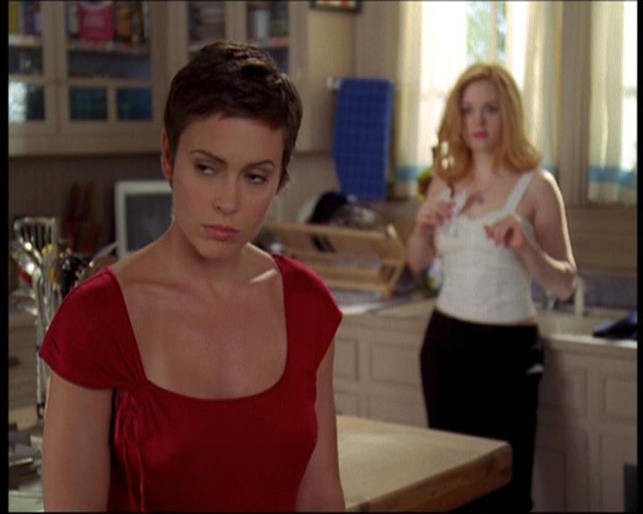 Charmed-Online-dot-net_605LovesAWitch0351.jpg Charmed-Online-dot-net_605LovesAWitch0351.jpg