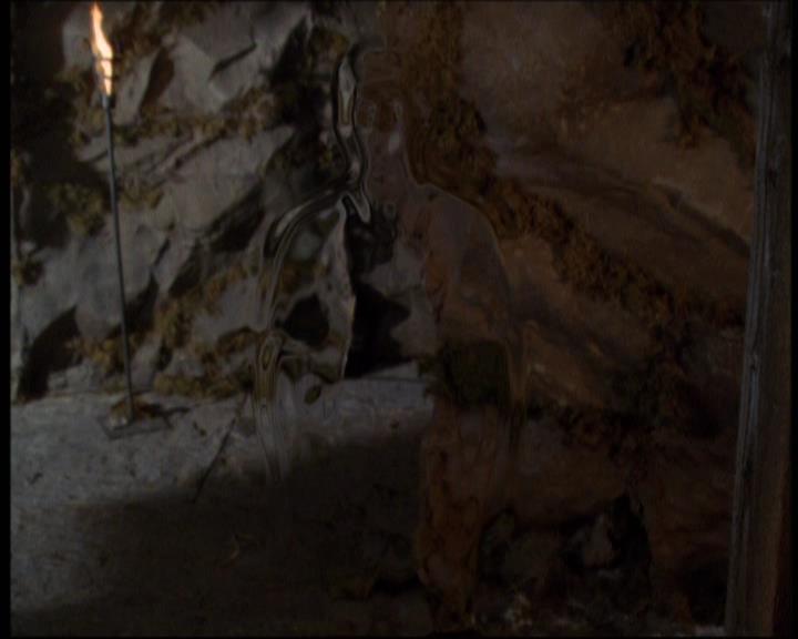 Charmed-Online-dot-net_605LovesAWitch0415.jpg Charmed-Online-dot-net_605LovesAWitch0415.jpg