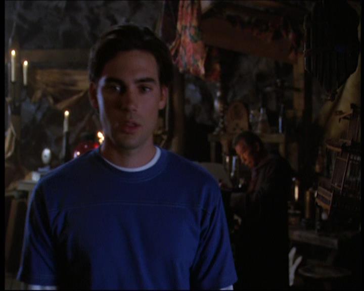 Charmed-Online-dot-net_605LovesAWitch0437.jpg Charmed-Online-dot-net_605LovesAWitch0437.jpg