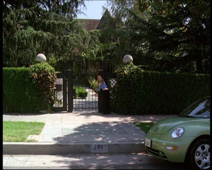 Charmed-Online-dot-net_605LovesAWitch0457.jpg Charmed-Online-dot-net_605LovesAWitch0457.jpg